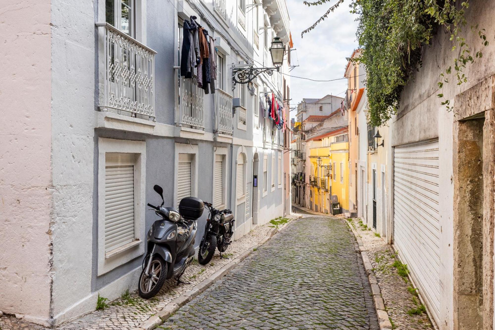 Avenida Da Liberdade Area, Bright And Newly Renovated 2 Bedroom Apartment, Lisbon Historical Center Kültér fotó